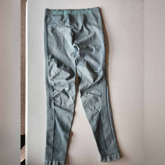 Fabletics women's green leggings size S. - Picture 3 of 5